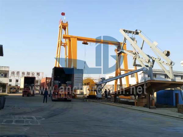 Уређај за спуштање чамаца за спасавање у слободном паду